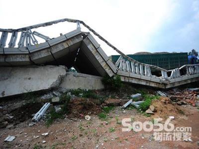 我国大桥容易坍塌 因为几乎所有货车都超载_物