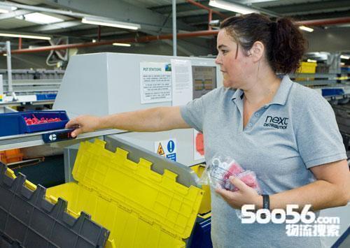 德马泰克货到人拣选工位系统助力零售商NEXT开创配送新时代